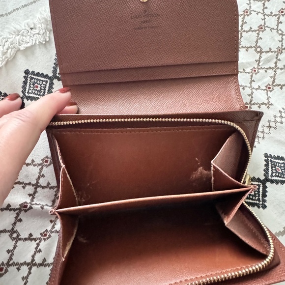 LV Tresor Wallet - Picture 3 of 10